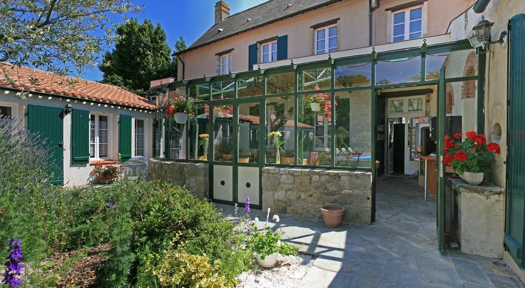 Отель Domaine Le Martinet, The Originals Relais Буэн Экстерьер фото